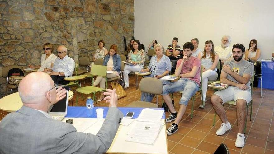 Un momento del curso que se celebra desde ayer en el pazo de Vista Real.