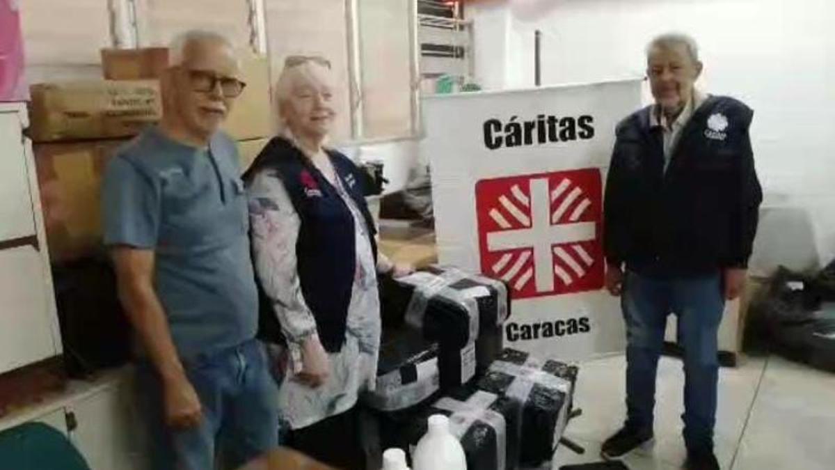 Cáritas Caracas recibió el primer envío de ayuda humanitaria de Venezolanos del Deza.