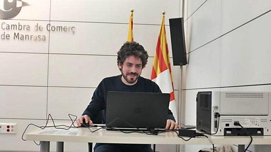 Un moment de les votacions electròniques presencials de dimecres passat a la Cambra de Manresa