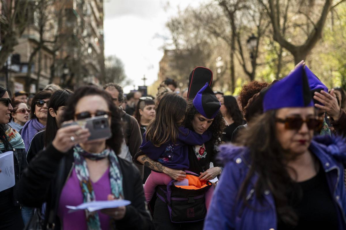 Fotogalería | El 8-M 2026 inunda las calles de Cáceres Fotogalería | El 8-M 2026 inunda las calles de Cáceres