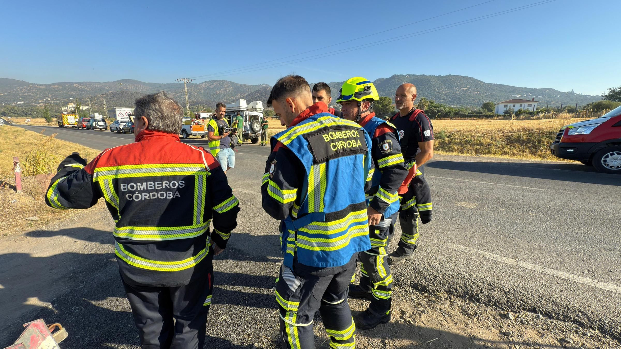 Las imágenes de la mañana en el entorno del incendio de La Albaida