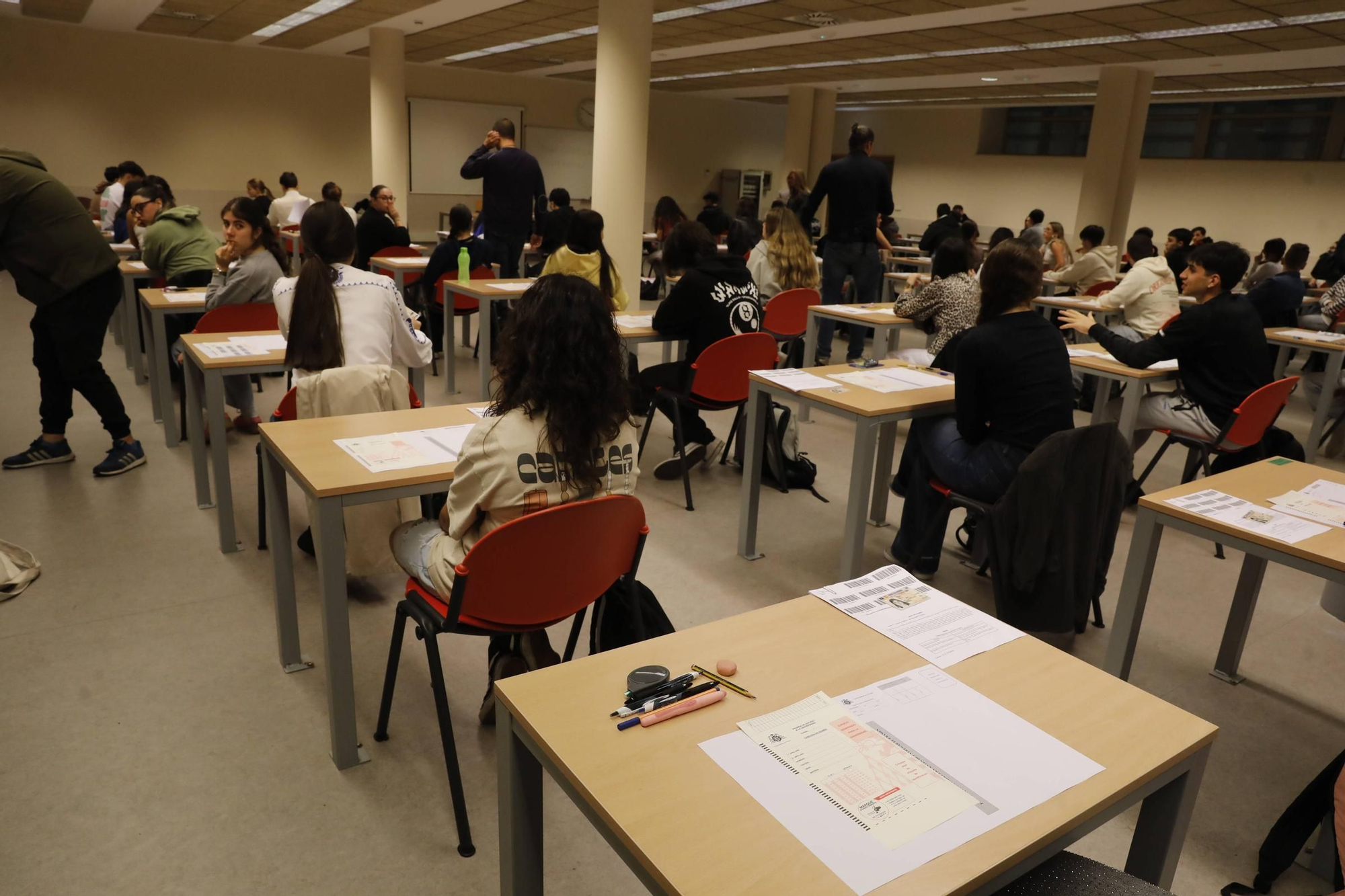 EN IMÁGENES: Así se vivió la primera jornada de la PAU en Asturias