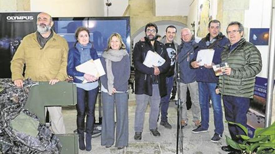 Alejo Leal entrega sus premios de fotografía