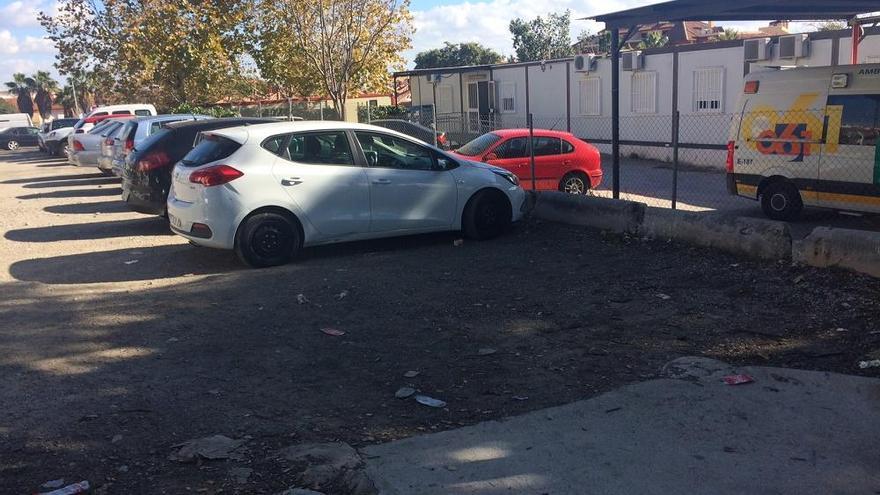 La parcela junto al ambulatorio donde irá el nuevo centro de salud.