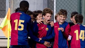 Guillem Balcells celebra un gol con el Sub-12