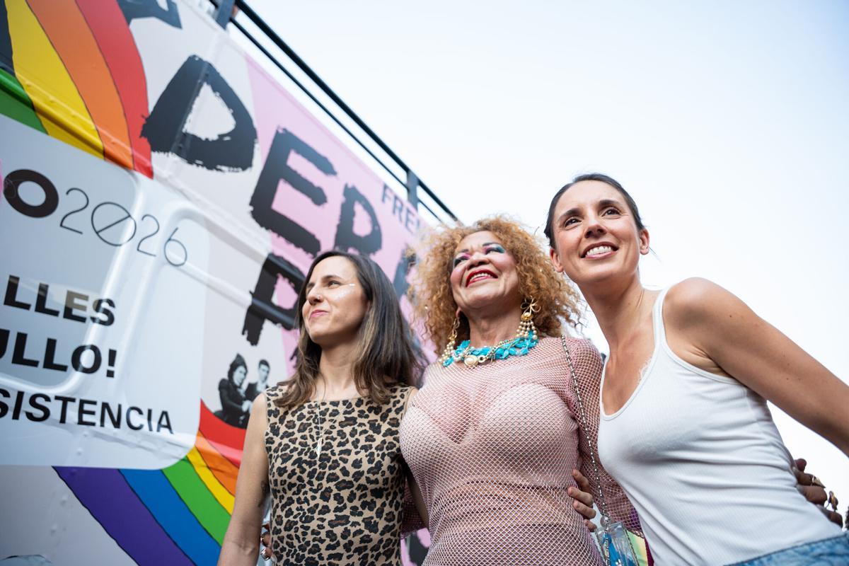 Las líderes de Podemos, Irene Montero e Ione Belarra, durante la manifestación del Orgullo 2026
