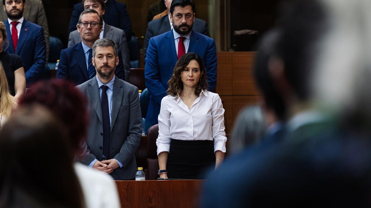 El consejero de Presidencia, Justicia y Administración Local, Miguel Ángel García, y la presidenta de la Comunidad de Madrid, Isabel Díaz Ayuso, durante una sesión plenaria en la Asamblea de Madrid, a 14 de marzo de 2024, en Madrid (España).