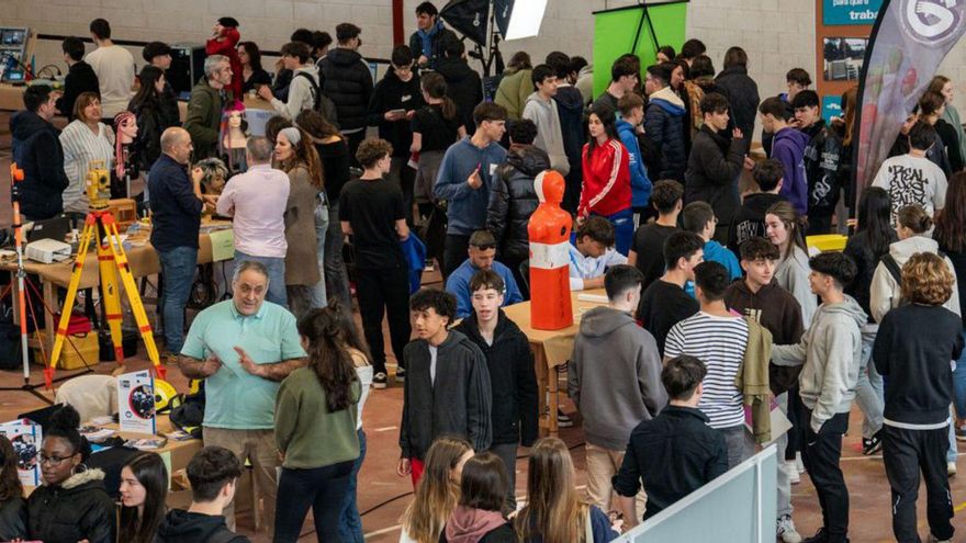 Feria de orientación académica con lleno total en Santa Cruz