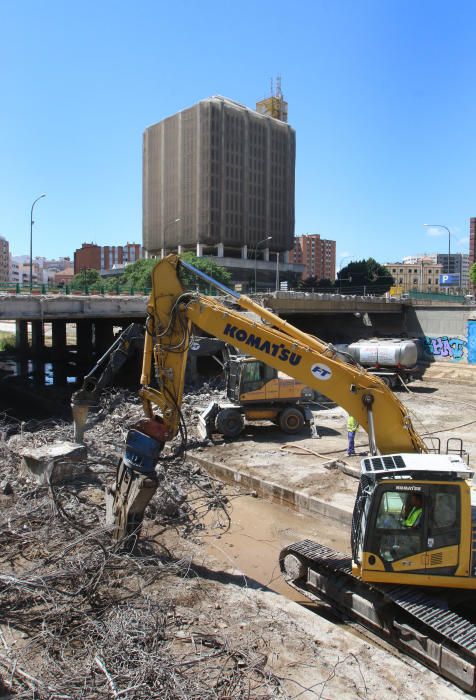 Demolición del tablero norte del Puente de Tetuán.