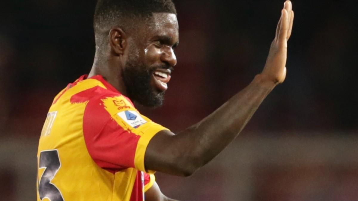 Umtiti, durante el partido con el Lecce