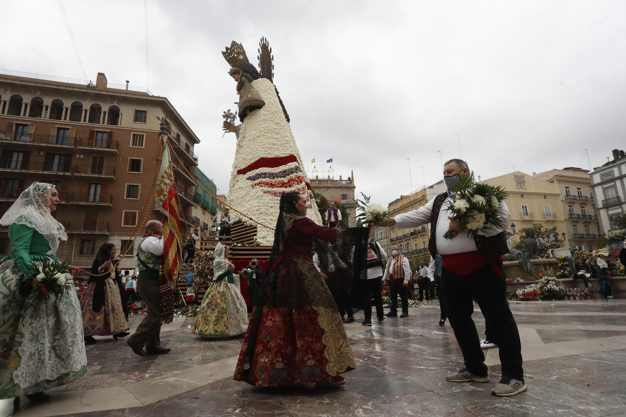 Búscate en el segundo día de ofrenda por la calle de la Paz (entre las 18:00 a las 19:00 horas)