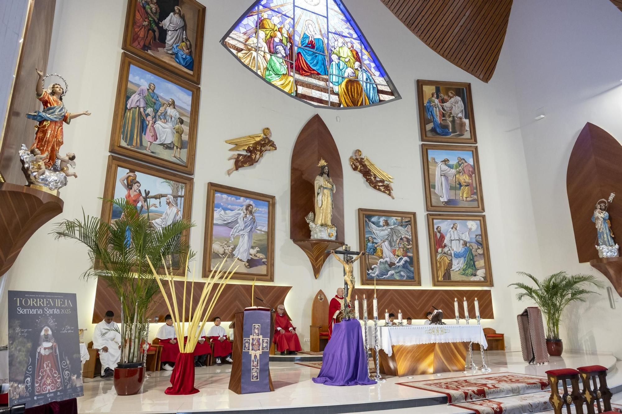 Aquí están las imágenes de la Procesión de Las Palmas de Domingo de Ramos en Torrevieja