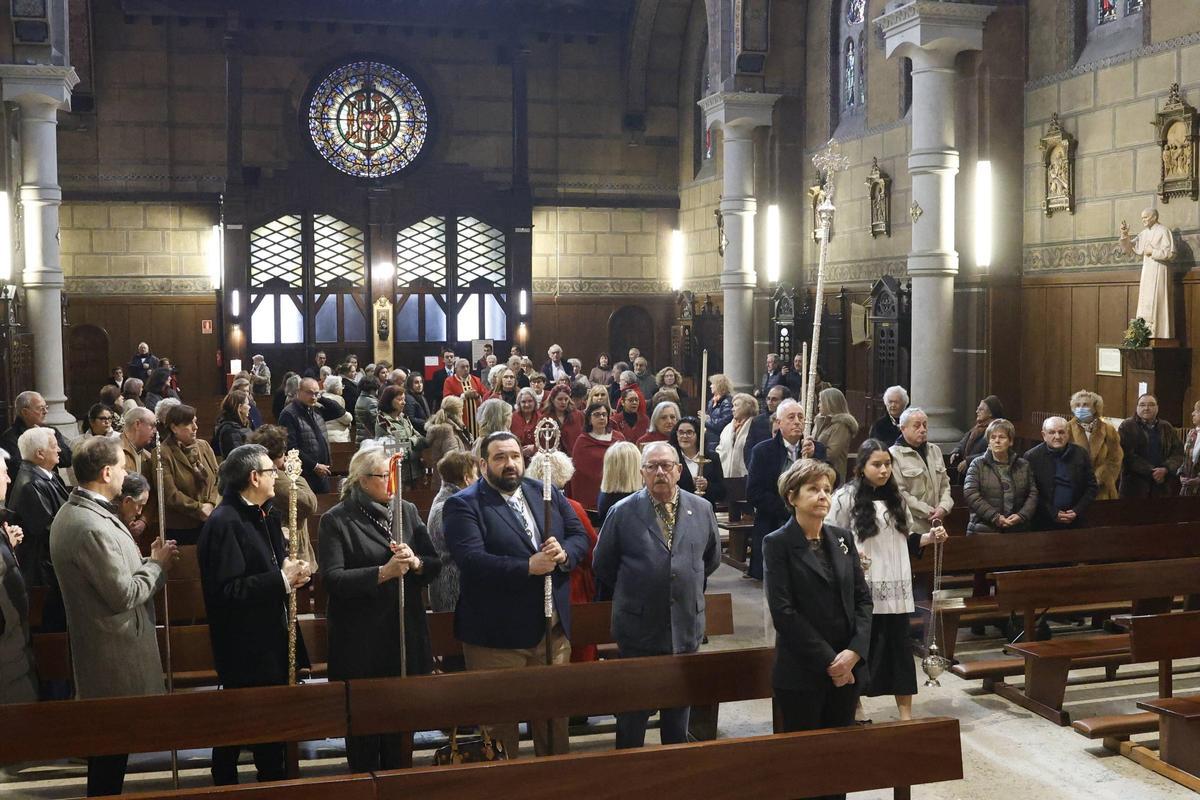 La misa en la basílica de Gijón en honor de Santa Águeda, en imágenes
