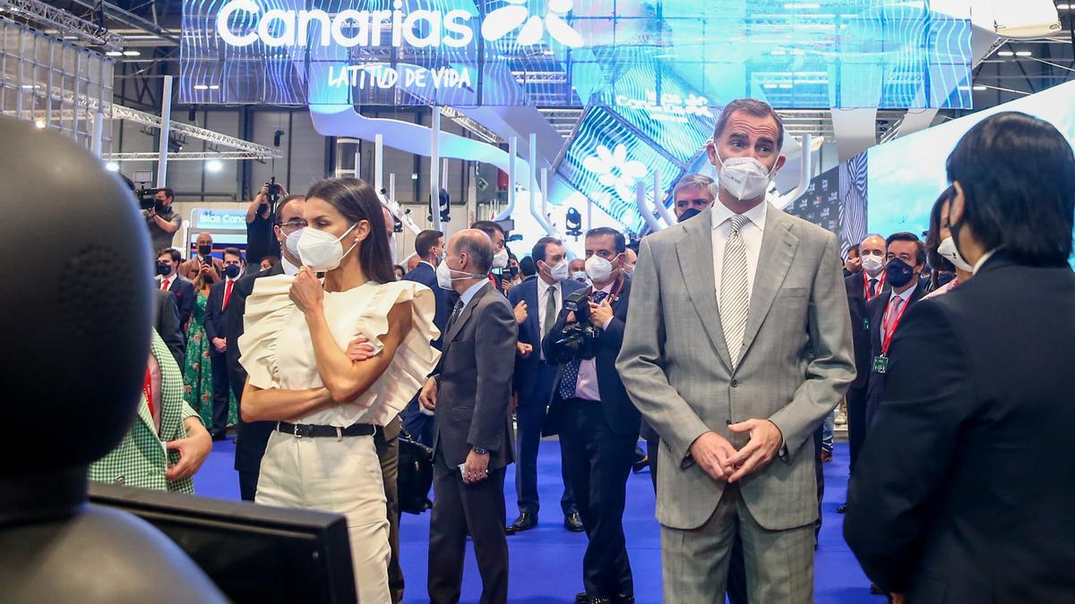 Los Reyes presiden la inauguración de Fitur