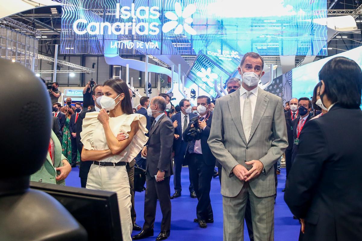 Los Reyes presiden la inauguración de Fitur