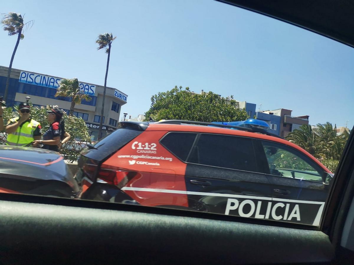 Imagen del accidente de dos patrullas de la Policía Canaria en la GC-1 este viernes.