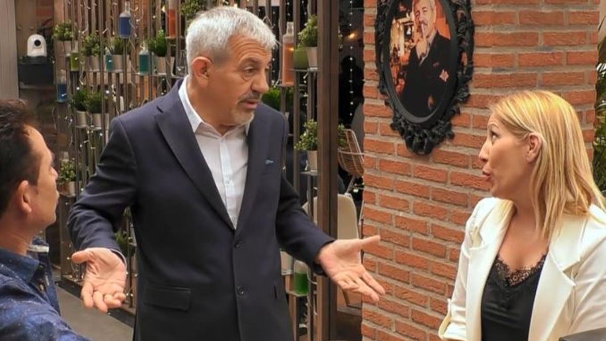 Carlos Sobera, obligado a intervenir por este desgradable encuentro entre dos comensales de First Dates