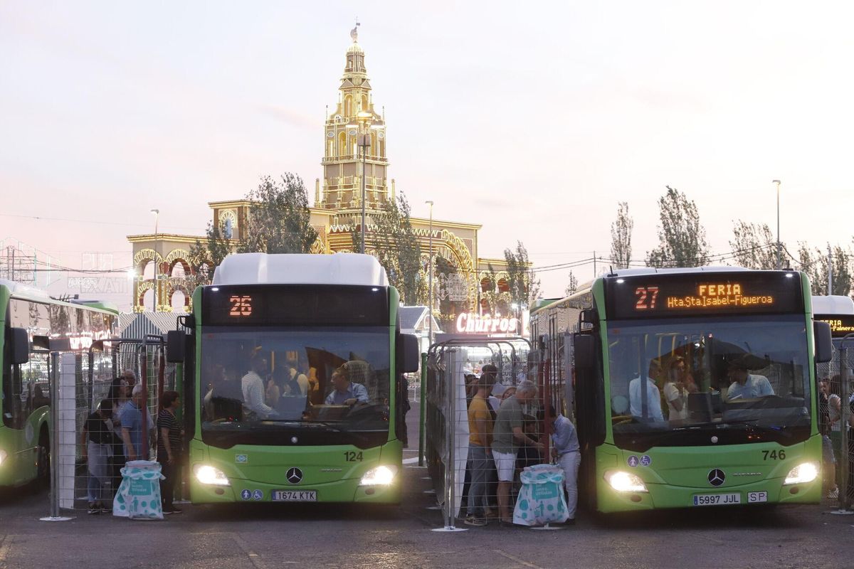 Córdoba Feria de Mayo recinto ferial de El Arenal parada de Aucorsa autobuses
