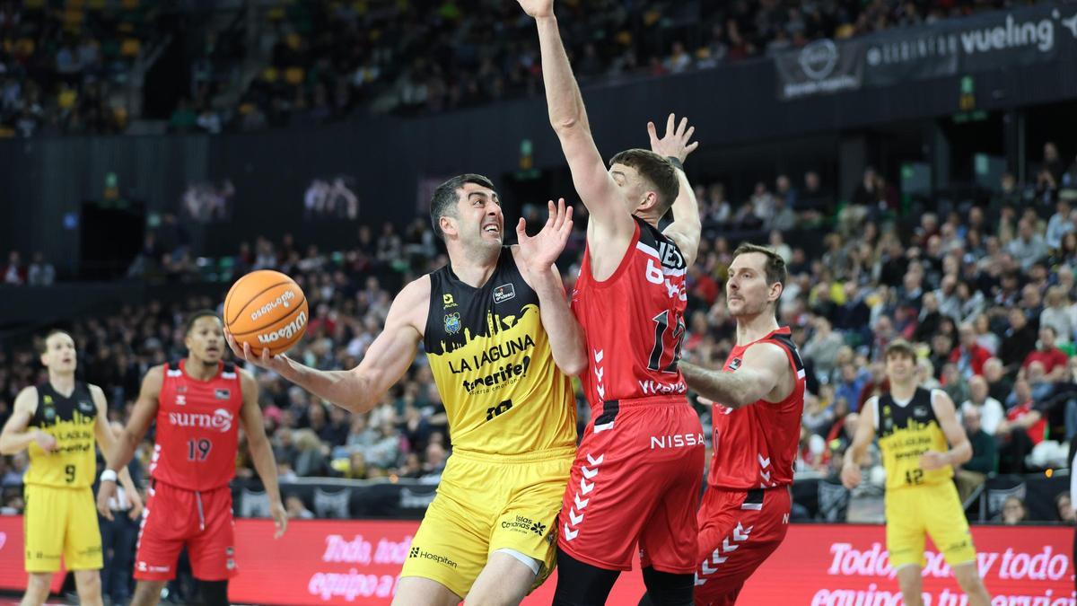 Partido entre el Bilbao y el La Laguna Tenerife