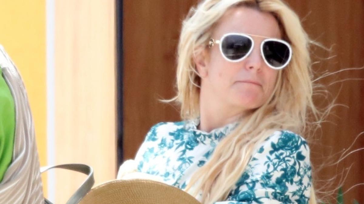 Britney Spears con cara de preocupación