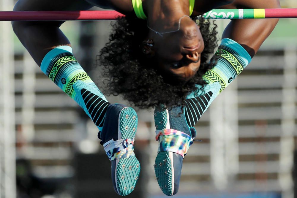 La atleta jamaicana Saniel Atkinson-Grier en pleno salto.