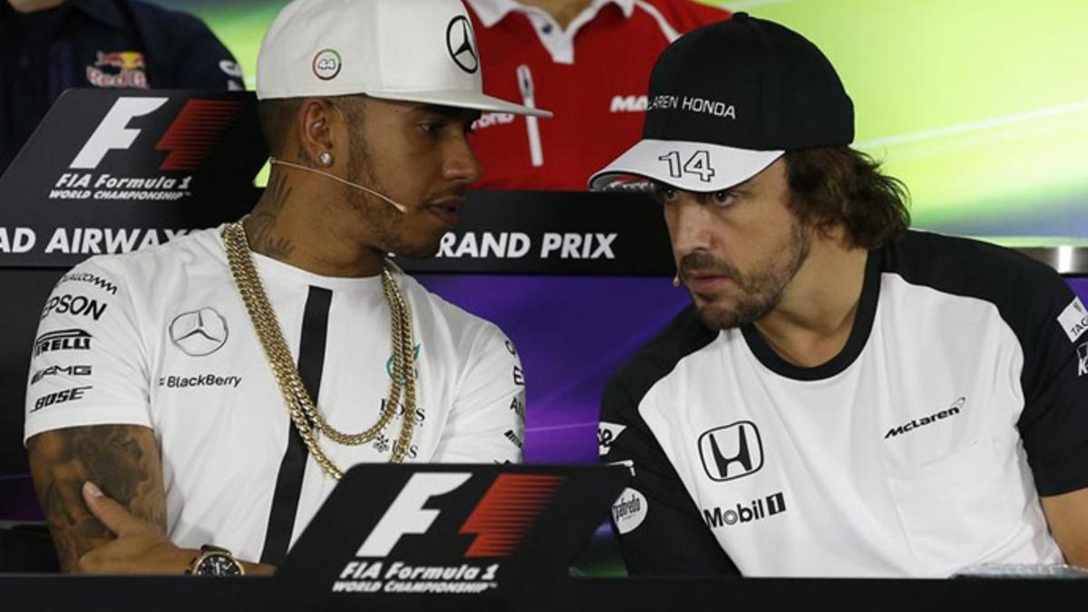 Hamilton y Alonso, antiguos compañeros de equipo