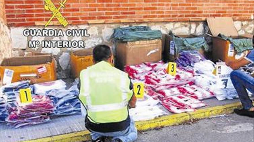 Tres detenidos en Vinaròs con 150 kilos de ropa para el ‘top manta’