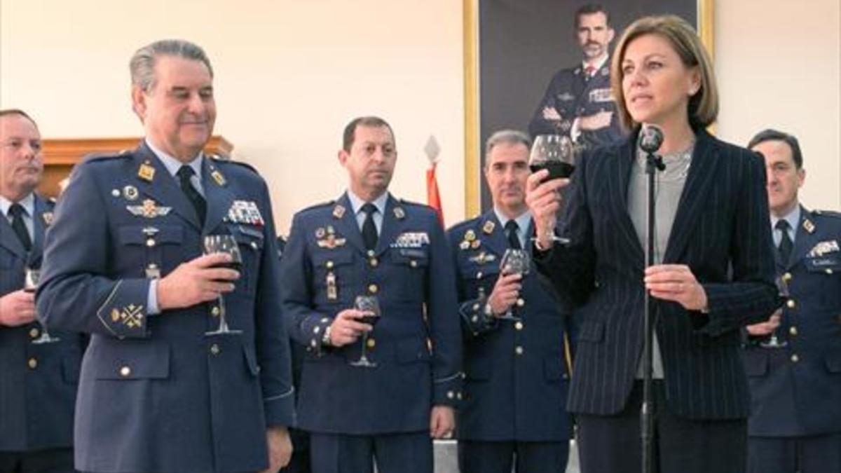 María Dolores de Cospedal, en una visita al Ejército del Aire en Zaragoza, el pasado día 19.