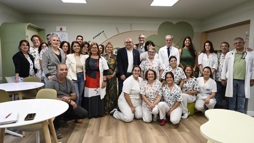 El Hospital Molina Orosa estrena una Sala de Pediatría para el descanso de las familias