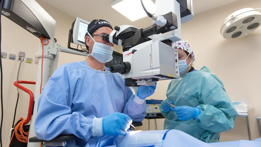 Cirugía de cataratas: Cómo recuperar la visión en 15 minutos