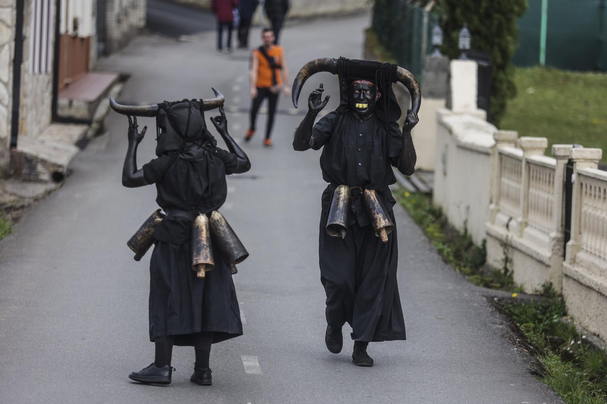 Todas las fotos de la Mascarada de Invierno en Valdesoto