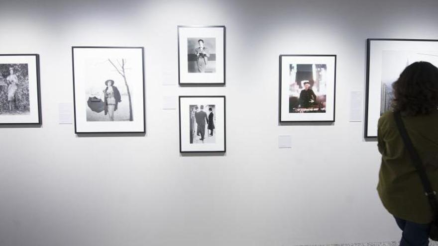 Fotografías de Norman Parkinson expuestas en la Fundación Barrié.