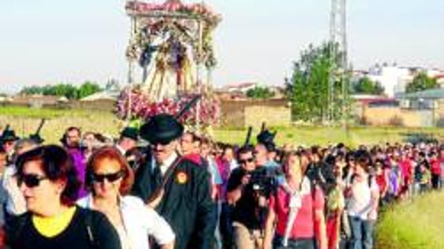 La Virgen de Luna regresa a su santuario