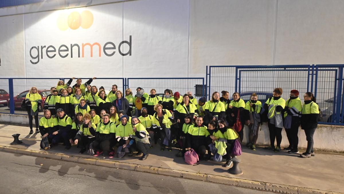 Los trabajadores de Greenmed se manifestaron el pasado octubre en Almassora ante las intenciones de la empresa de acabar la temporada antes de Navidad, un hecho que finalmente sucedió.