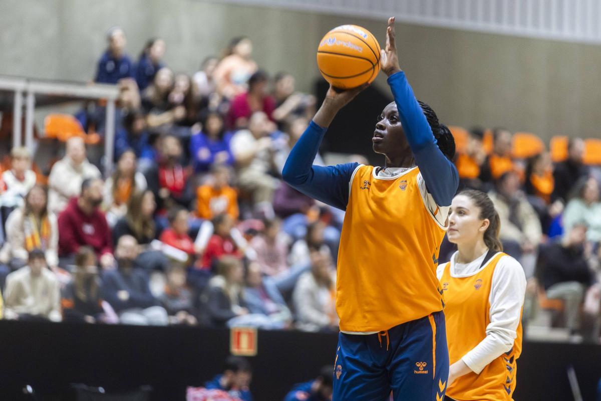 Búscate en el entrenamiento del Valencia Basket Búscate en el entrenamiento del Valencia Basket