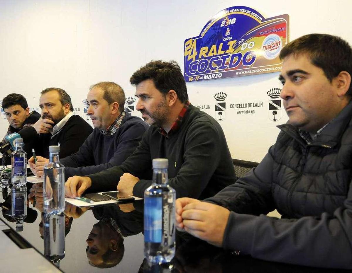 Moure, Cuiña, Troitiño, Casares y Ramos, ayer, en la presentación del 24 Rali do Cocido. // Bernabé/Javier Lalín