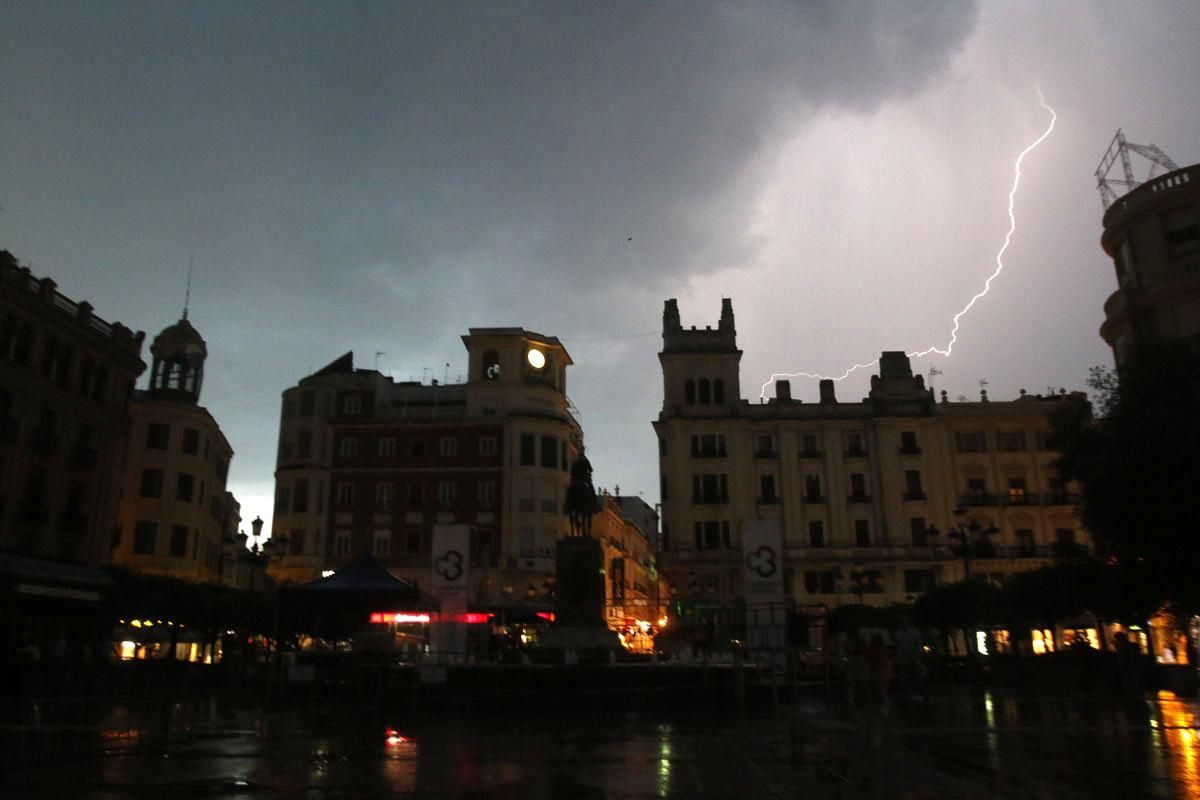 FOTOGALERÍA / Tormenta veraniega en Córdoba