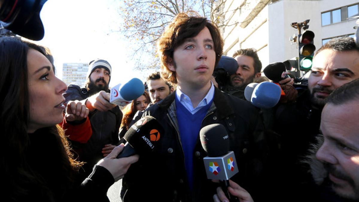 El 'pequeño Nicolás', a la salida de los juzgados de la plaza de Castilla de Madrid, el pasado diciembre.