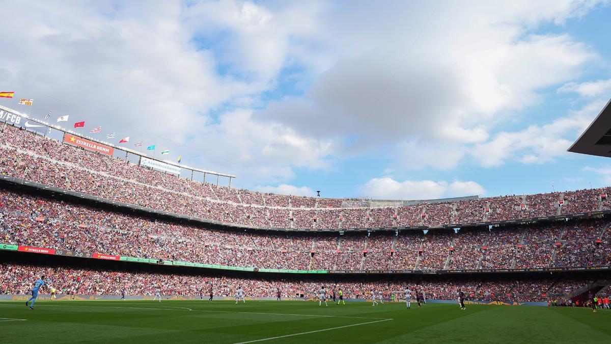El Camp Nou volvió a ofrecer una gran imagen ante el Elche