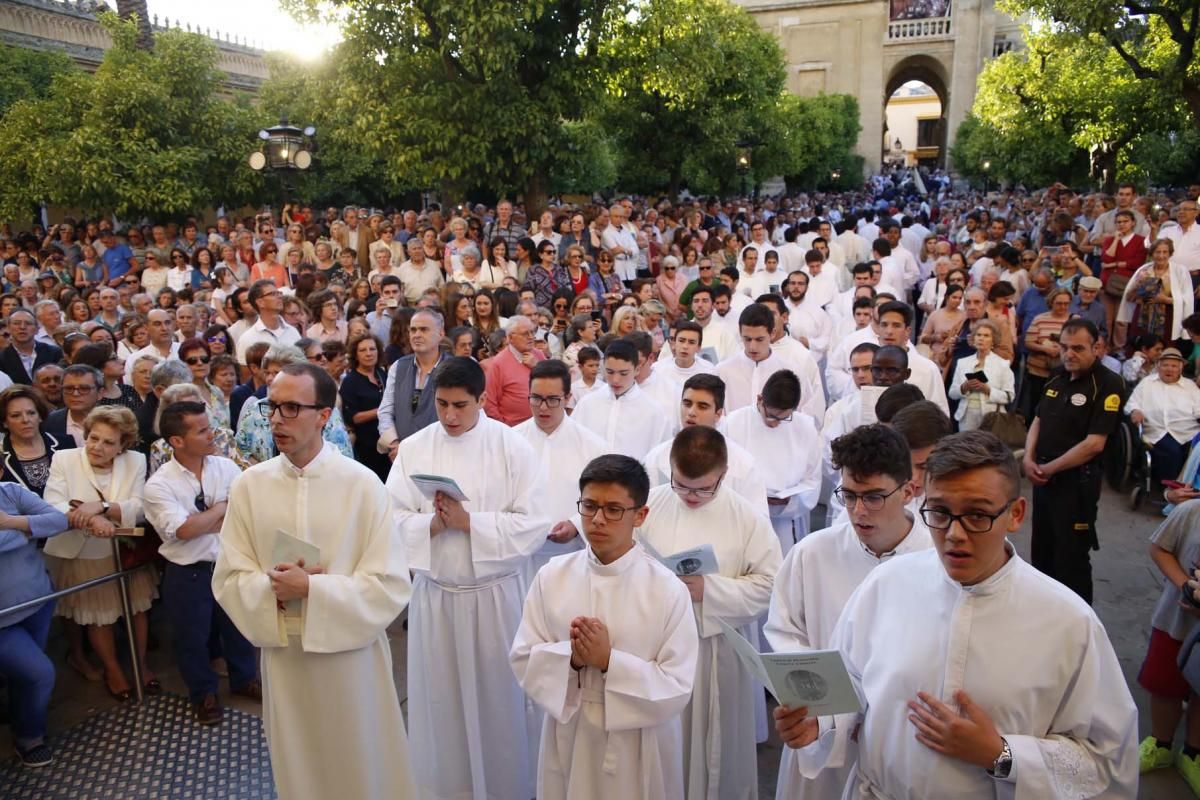 El Corpus recorre las inmediaciones de la Mezquita-Catedral