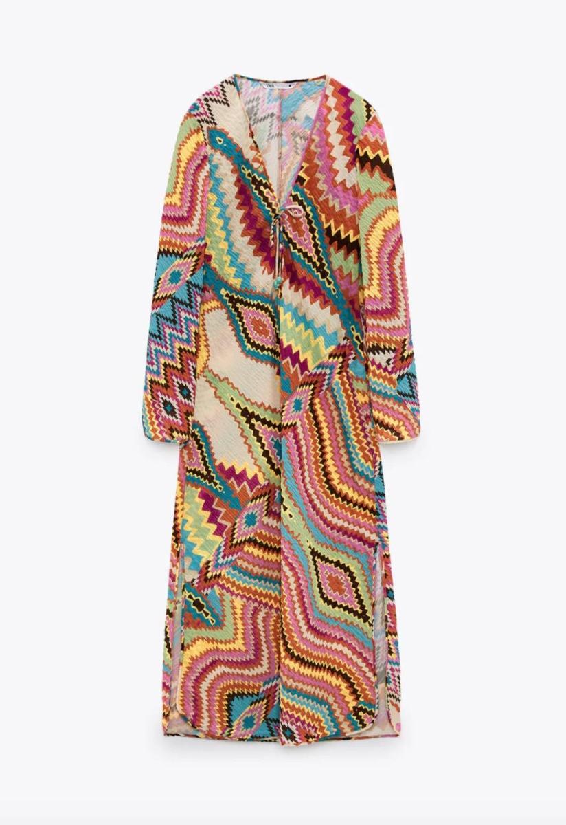 Vestido largo estampado en varios colores de Zara