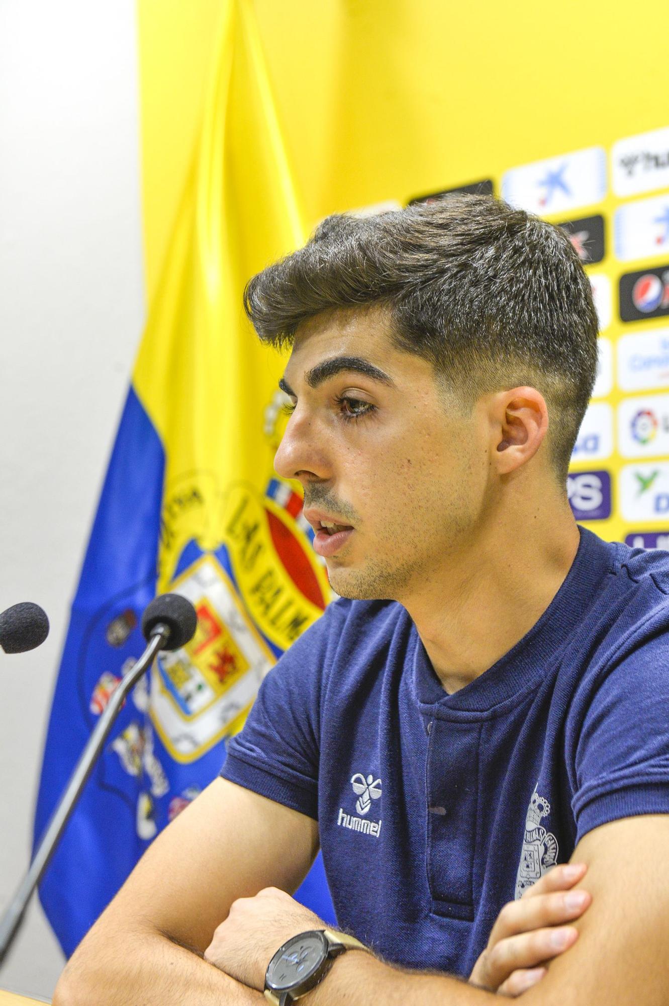 Presentación de Clemente como nuevo jugador de la UD Las Palmas