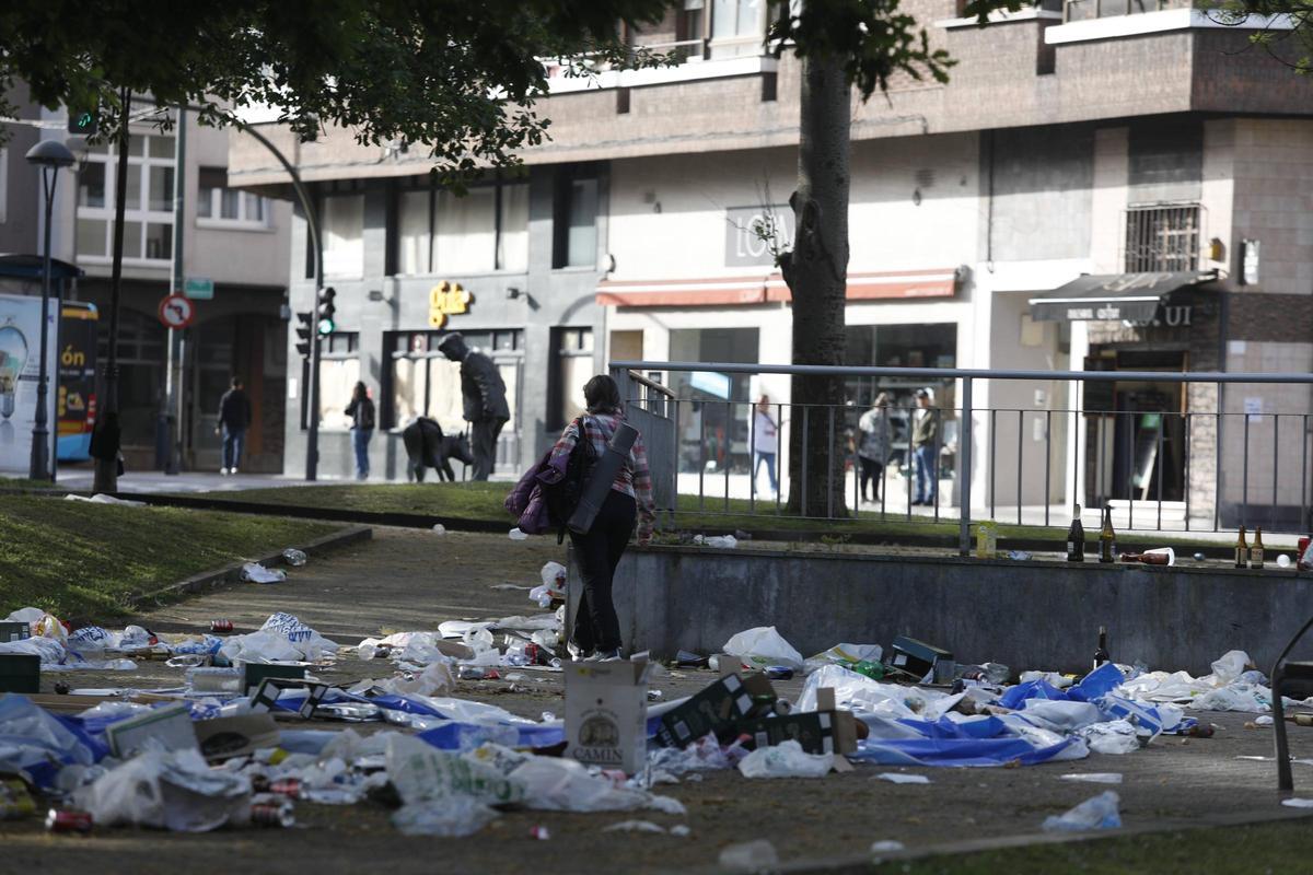 EN IMÁGENES: El día después de la Comida en la Calle en Avilés EN IMÁGENES: El día después de la Comida en la Calle en Avilés