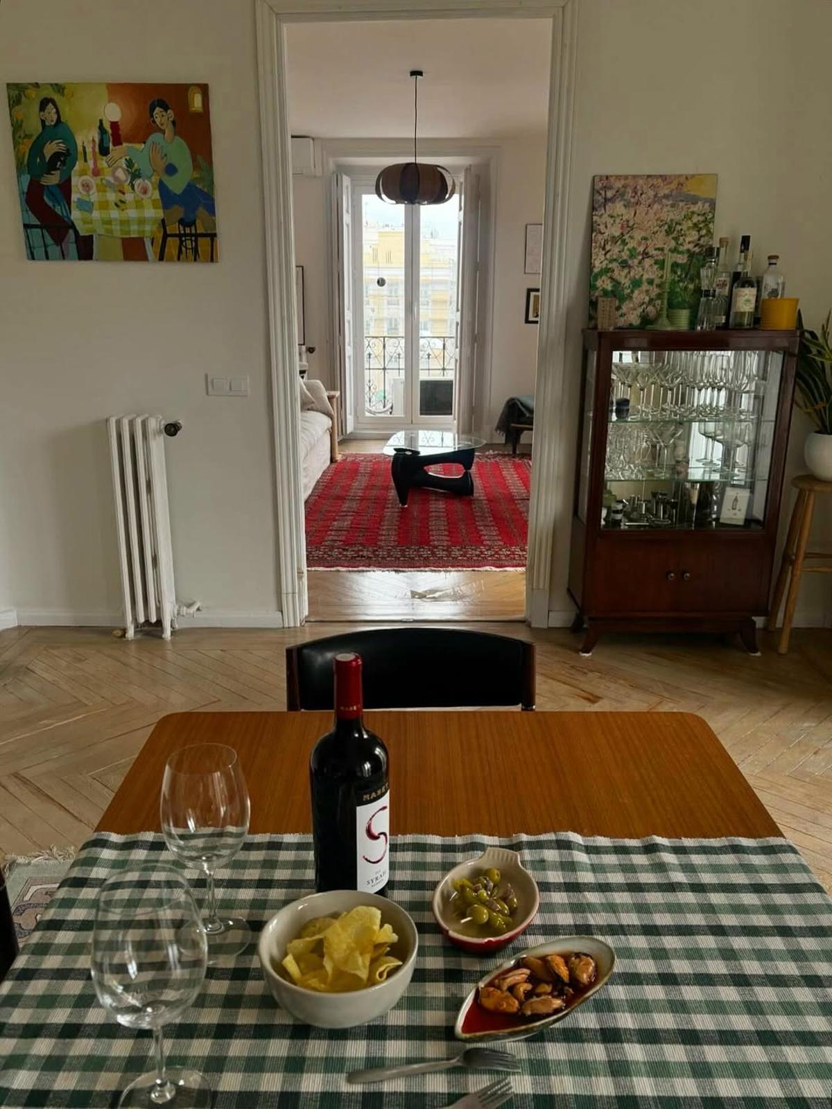 El comedor es el lugar perfecto para citas con amigos, familia, o junto a su pareja sentimental, Álvaro Mel