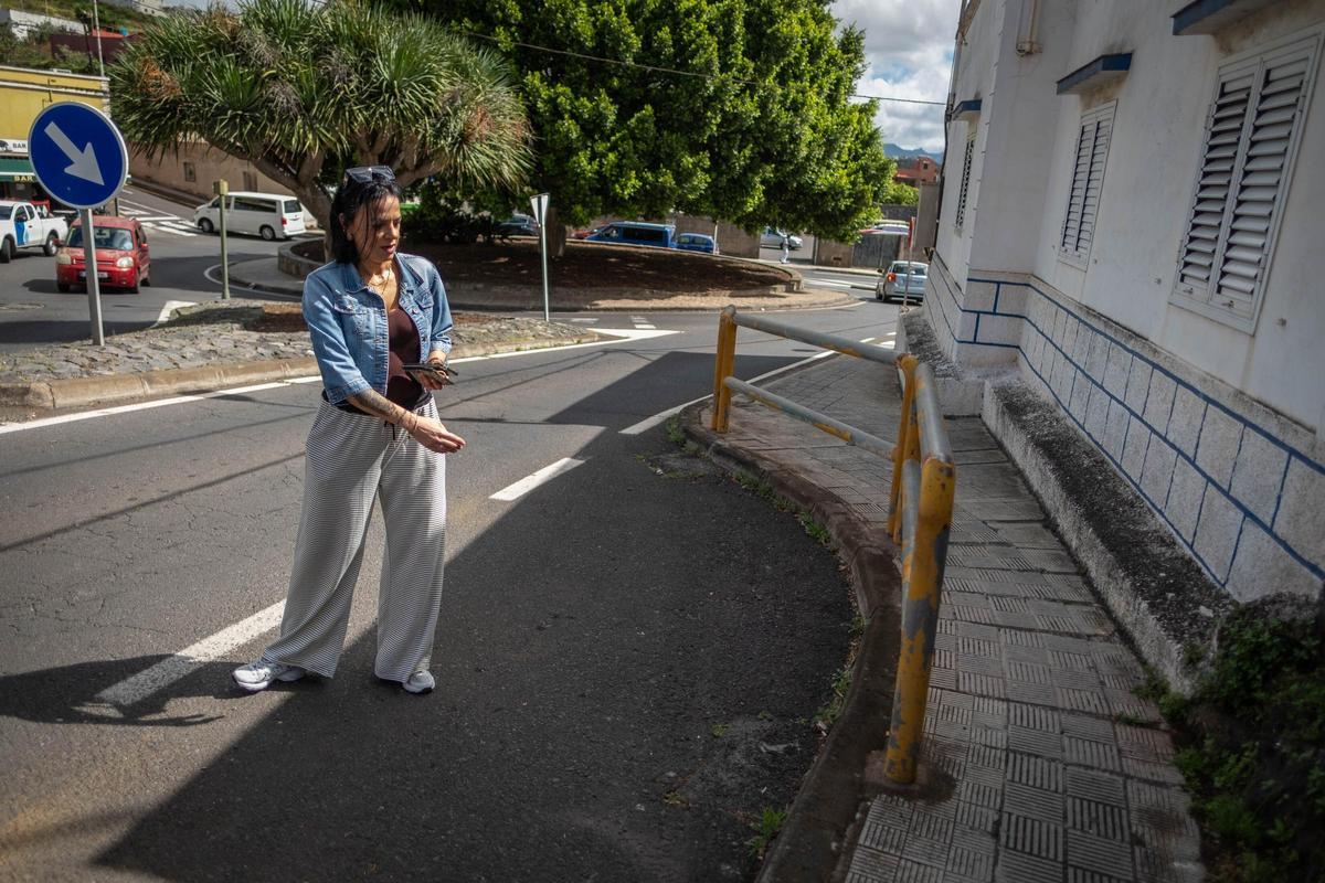 Vecinos de El Sobradillo demandan mejoras en las paradas de guaguas