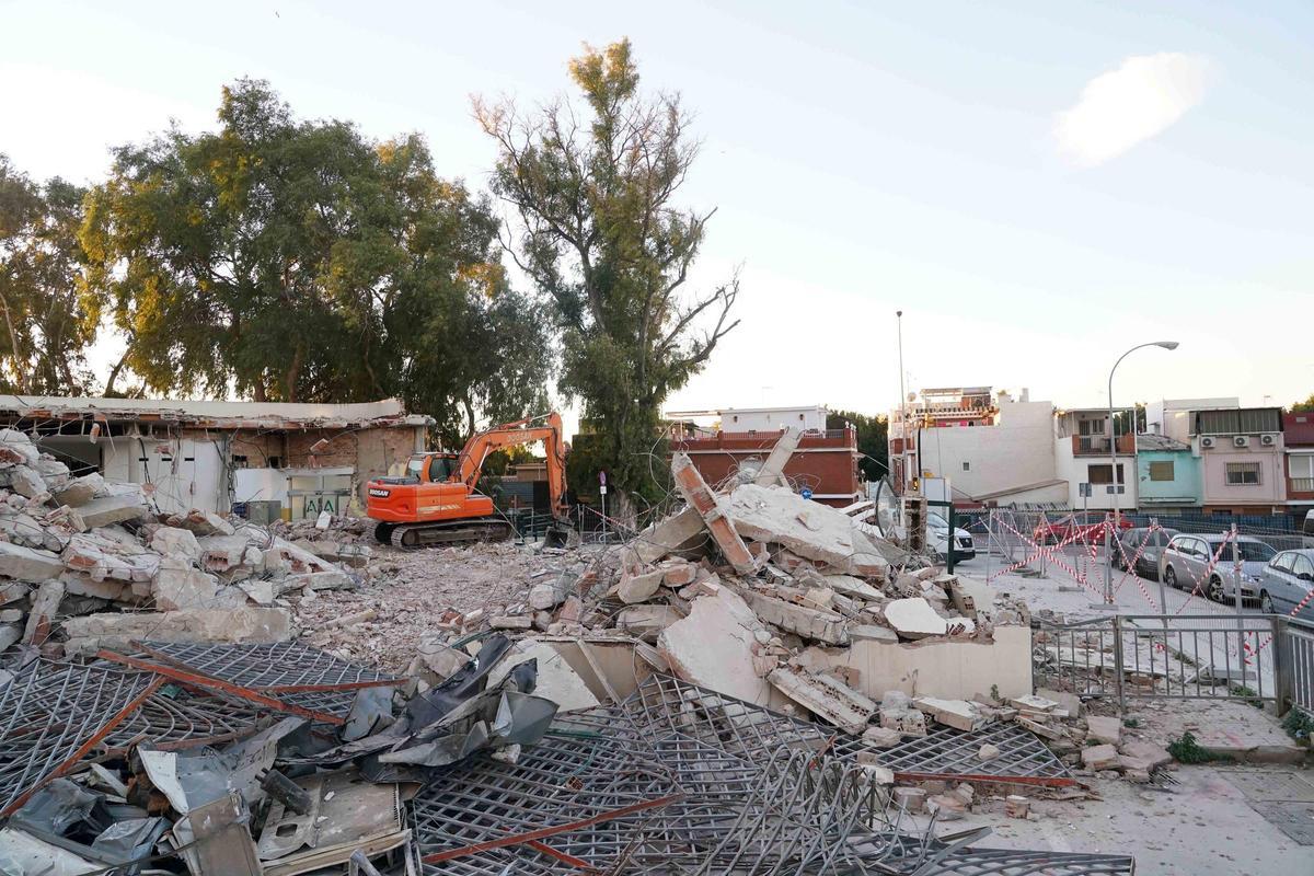 Demolición del centro de salud El Palo