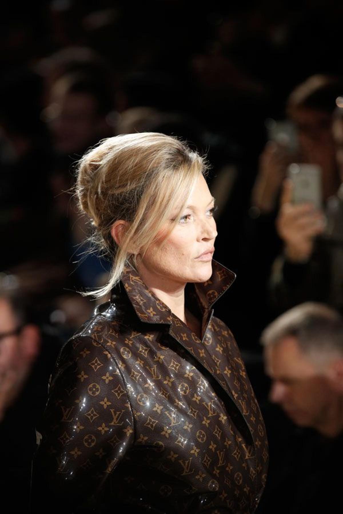 Detalle de Kate Moss en Louis Vuitton Otoño/Invierno 2018