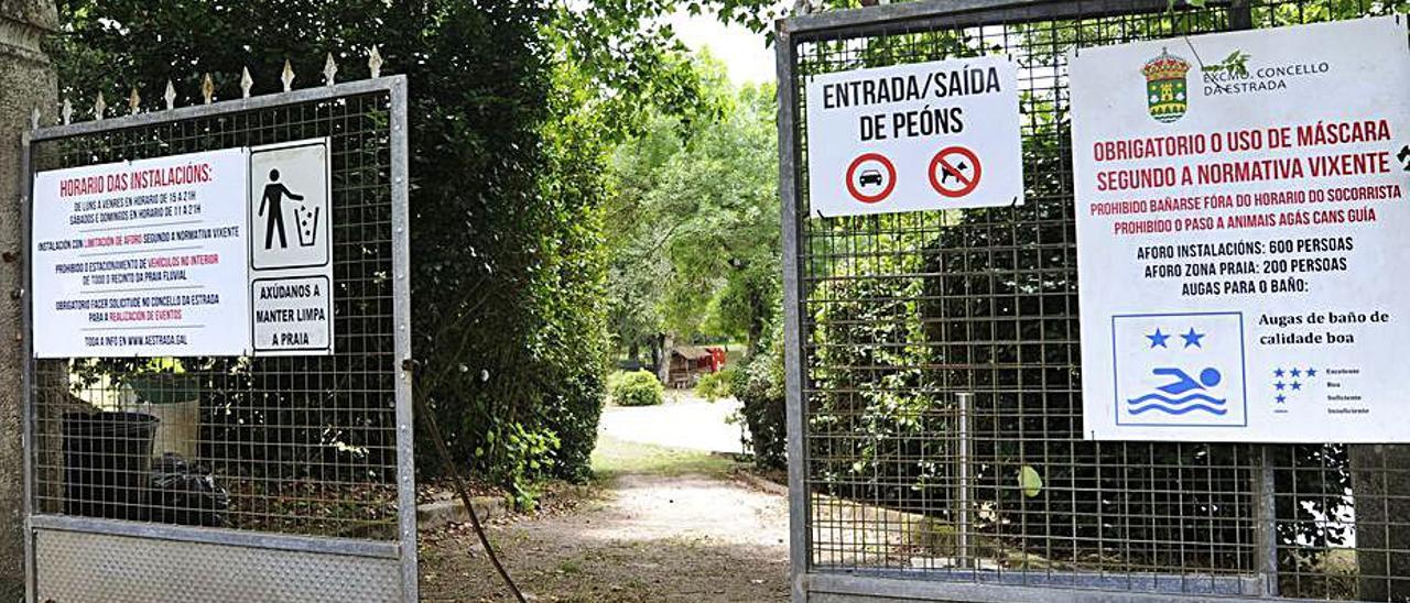 La playa fluvial, abierta ayer al público.   | // BERNABÉ/J.LALÍN