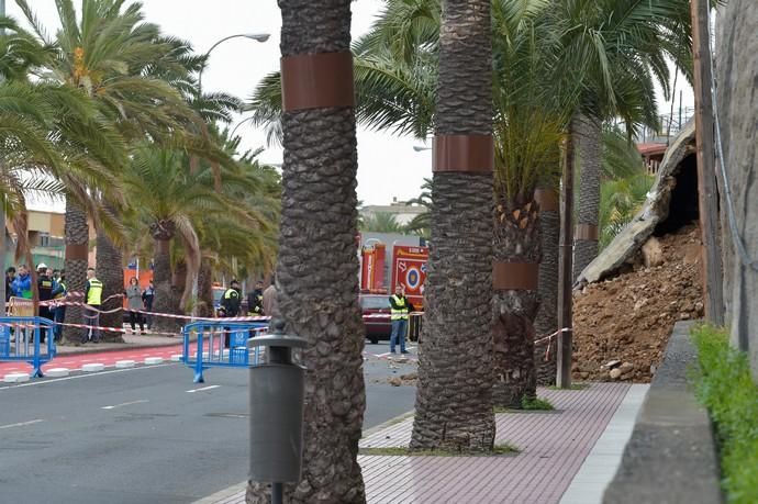 11-04-2019 LAS PALMAS DE GRAN CANARIA. Derrumbe en Paseo de Chill  | 11/04/2019 | Fotógrafo: Andrés Cruz