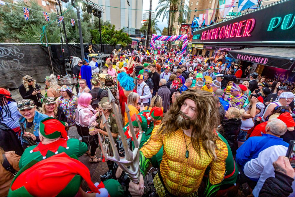 Más de 35.000 personas participan en una gran fiesta de disfraces que se celebra cada año el jueves siguiente a las Fiestas Mayores Patronales